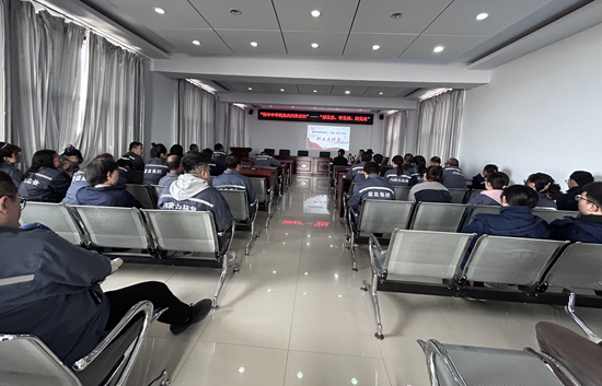 额吉淖尔制盐有限公司工会与东乌旗工会等单位联合开展“铸牢中华民族共同体意识”——“助力乡村振兴 发扬红色轻骑兵精神 关爱职工暖心义诊”大型志愿服务活动