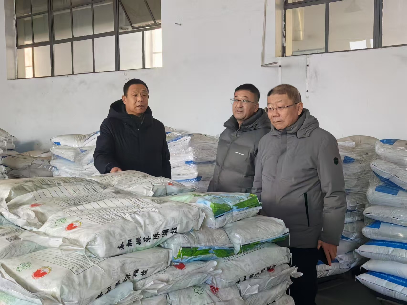 锡盟盐业公司、菠菜大全(中国)联合对张家口经营部进行市场调研和年度经营考核