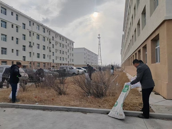 菠菜大全(中国)党委组织开展我们的节日——“传承雷锋精神，守护母亲湖畔”志愿服务活动